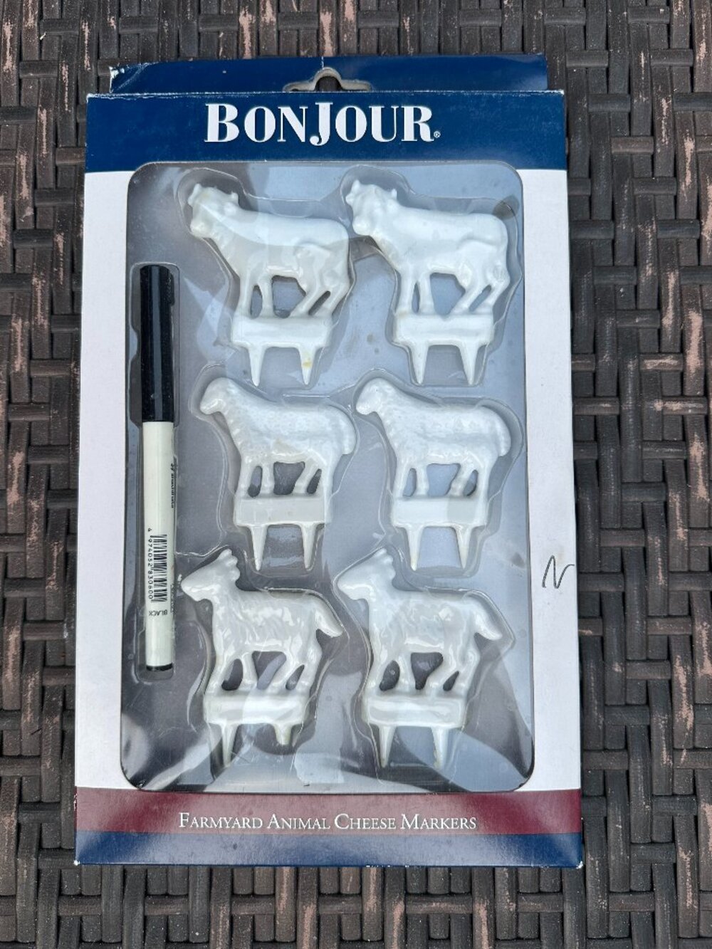 Bonjour Farmyard Animal Cheese Markers Set 6 Cow Goat Sheep w/ Marker Box
